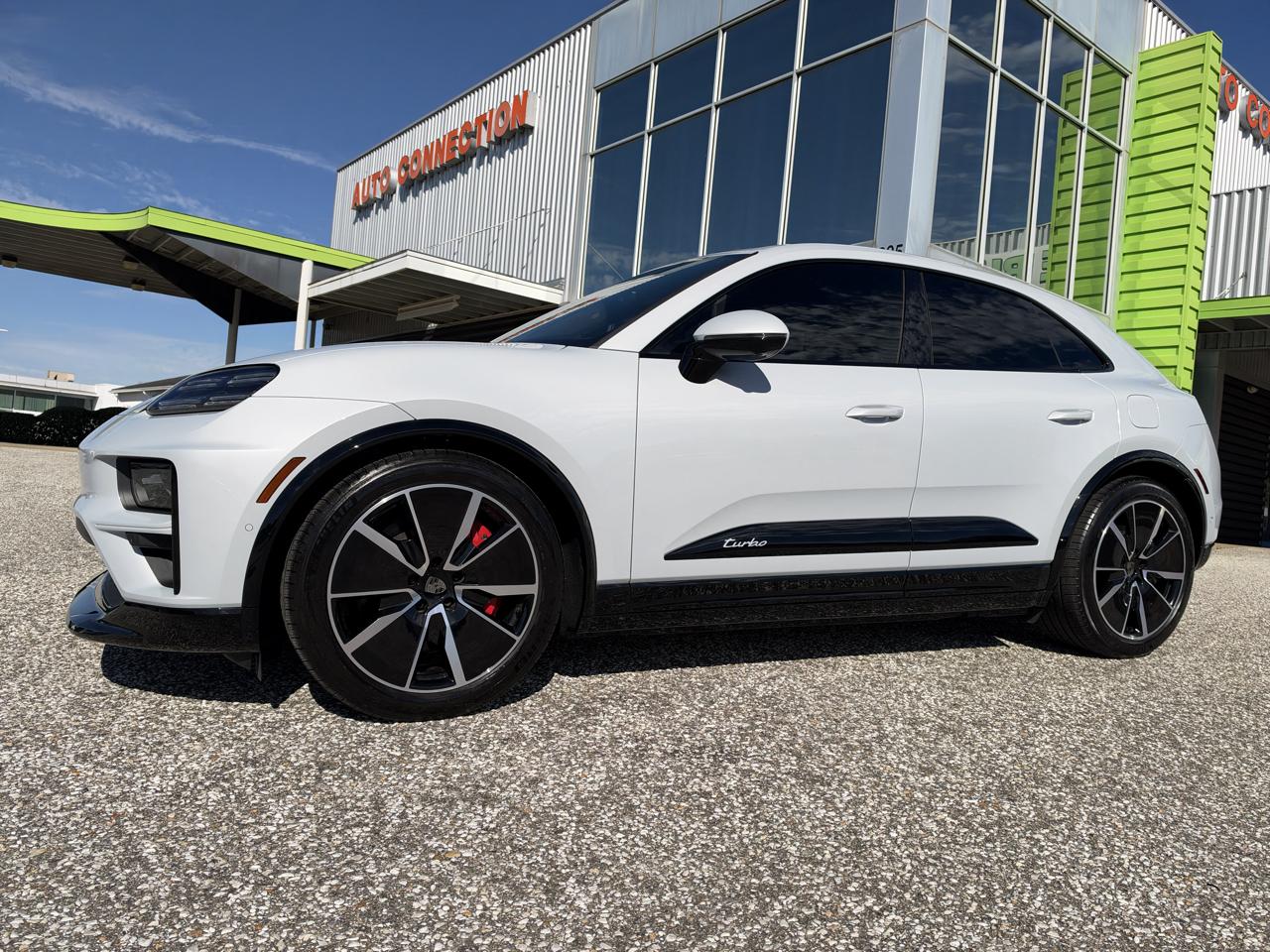 Porsche Macan Electric Turbo AWD 2024