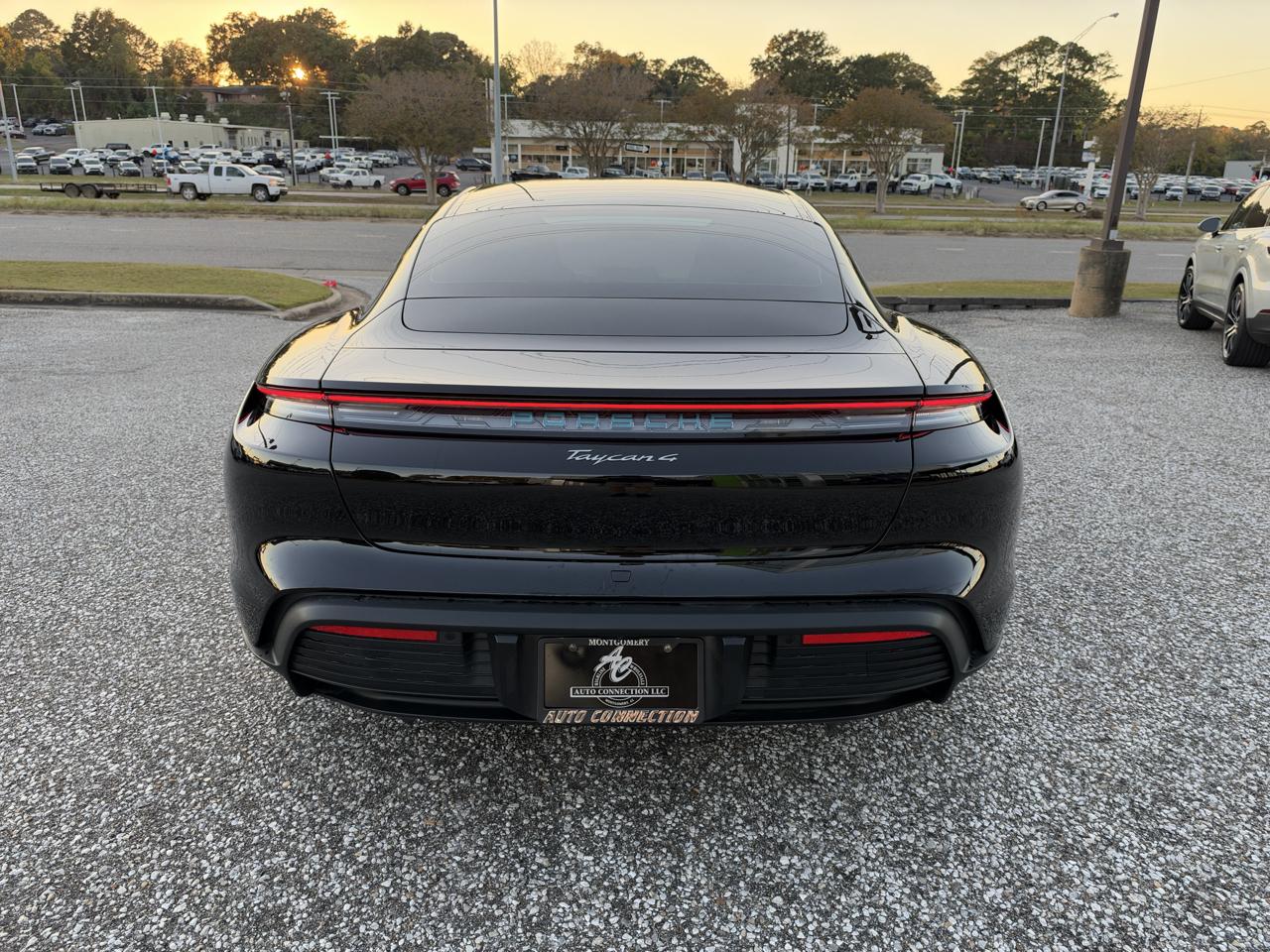 Porsche Taycan 4 AWD 2025