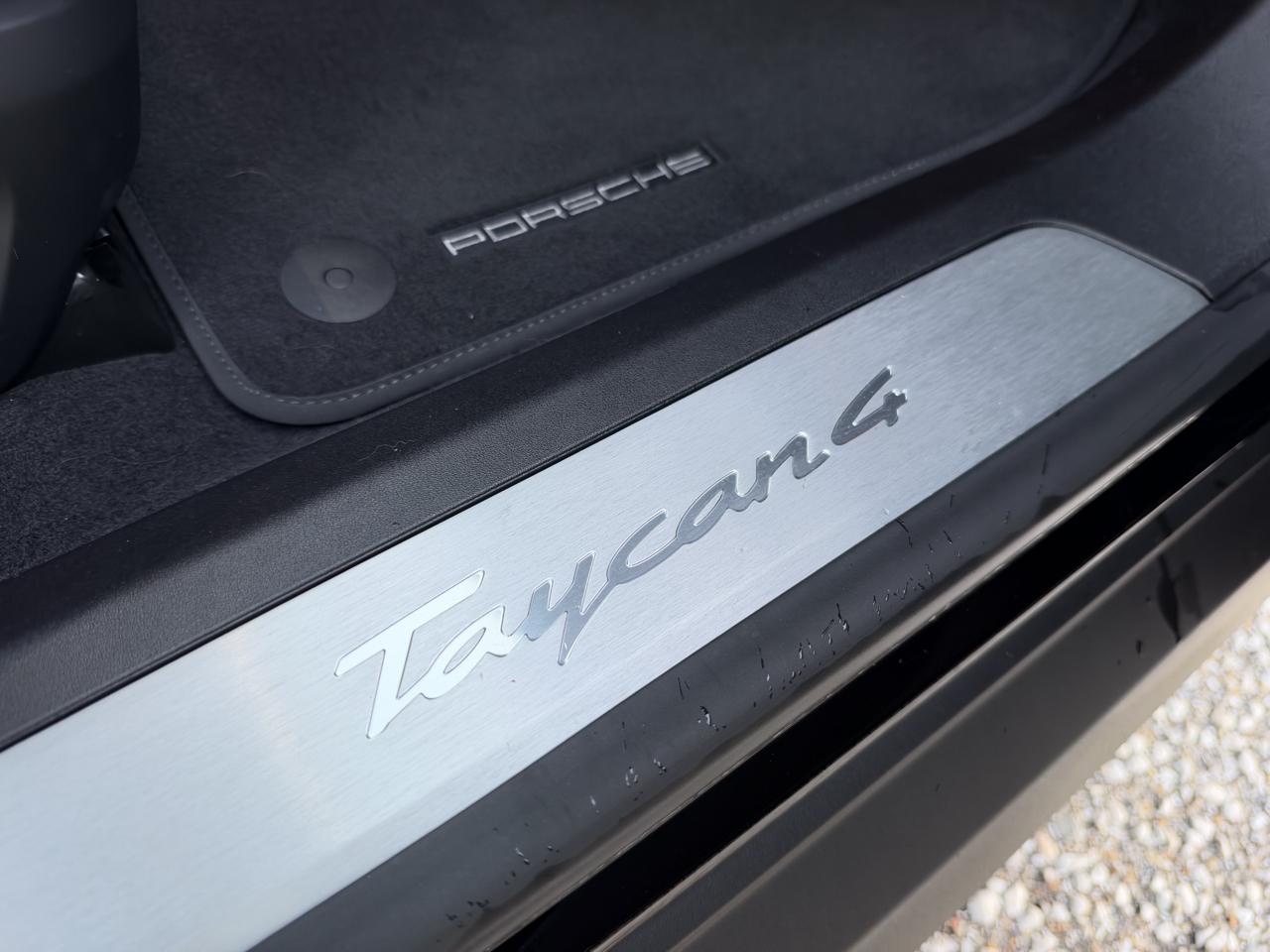Porsche Taycan 4 AWD 2025