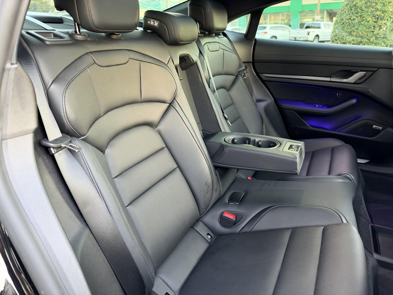 Porsche Taycan 4 AWD 2025