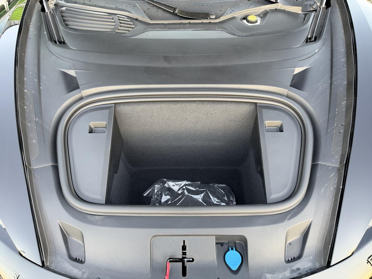 Porsche Taycan 4 AWD 2025