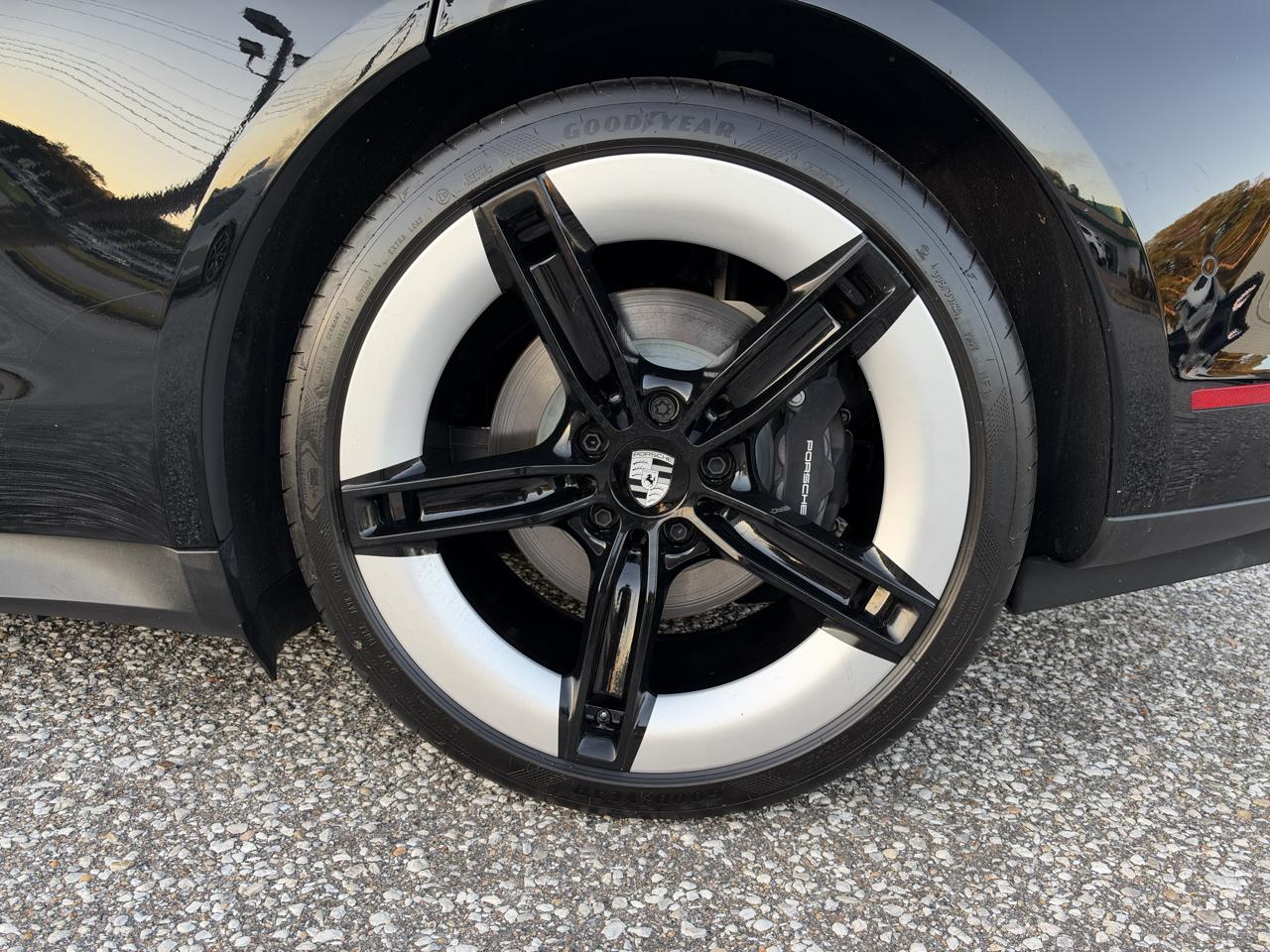 Porsche Taycan 4 AWD 2025