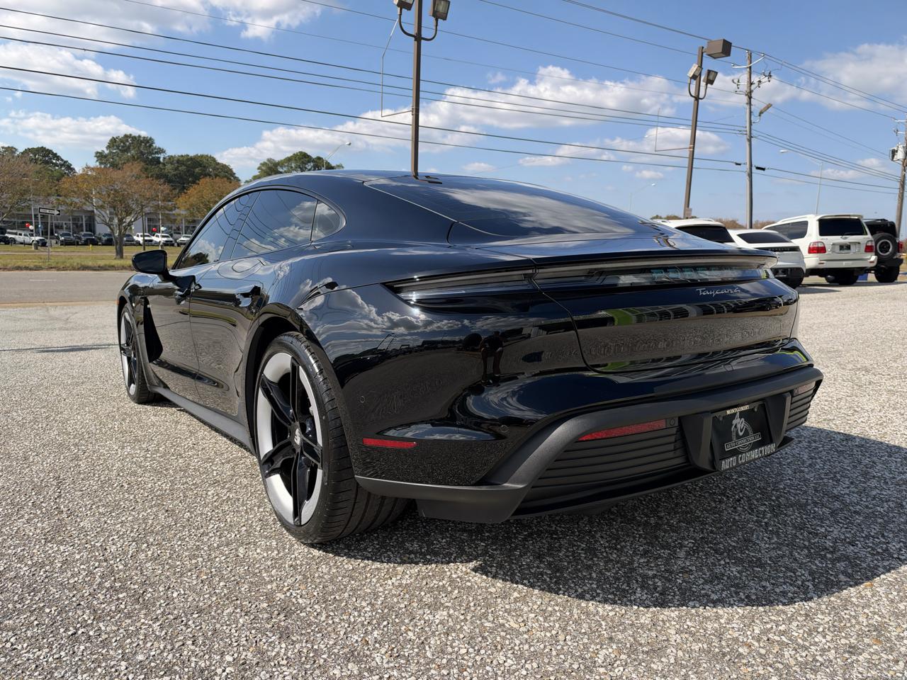 Porsche Taycan 4 AWD 2025