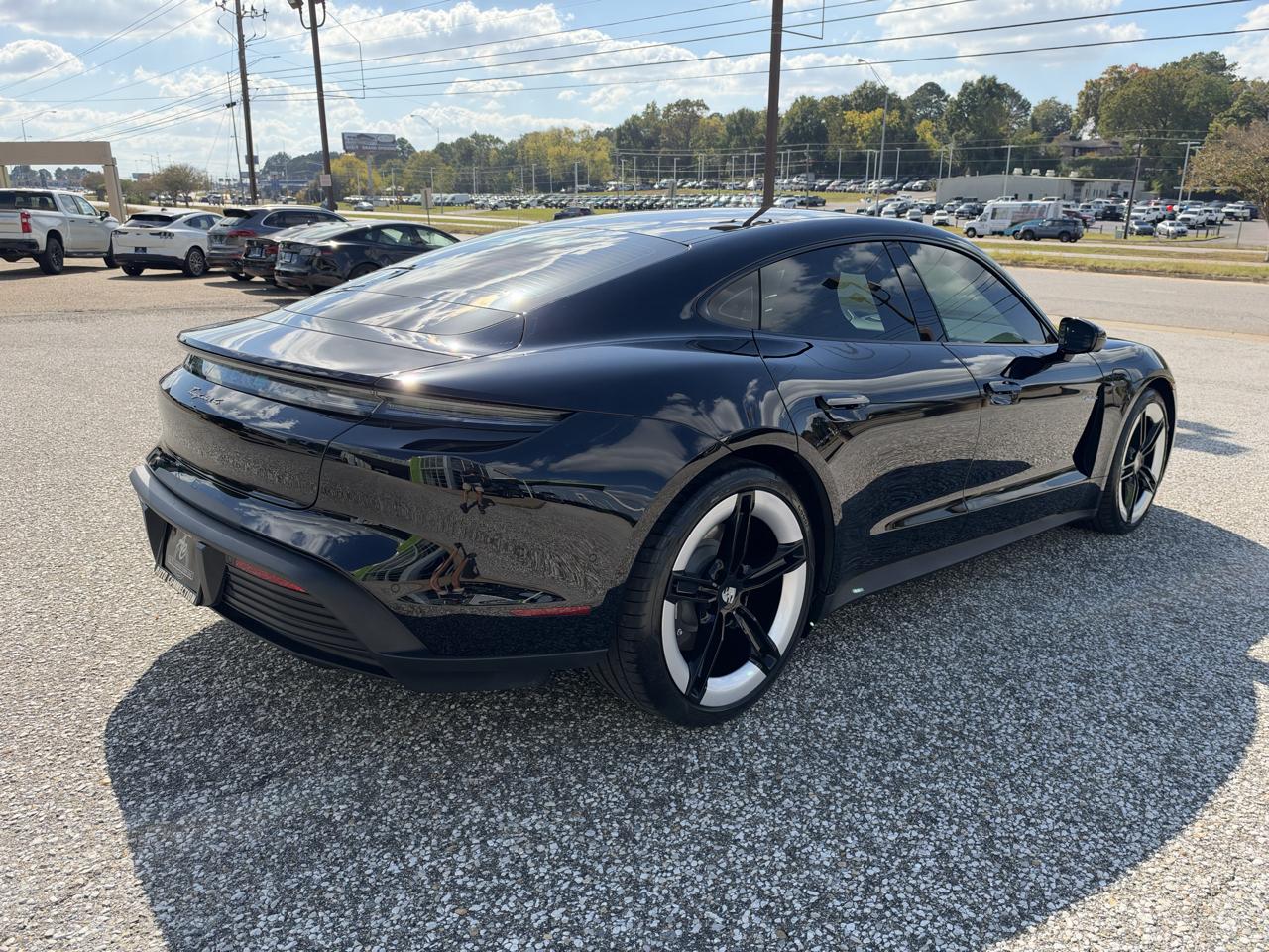 Porsche Taycan 4 AWD 2025
