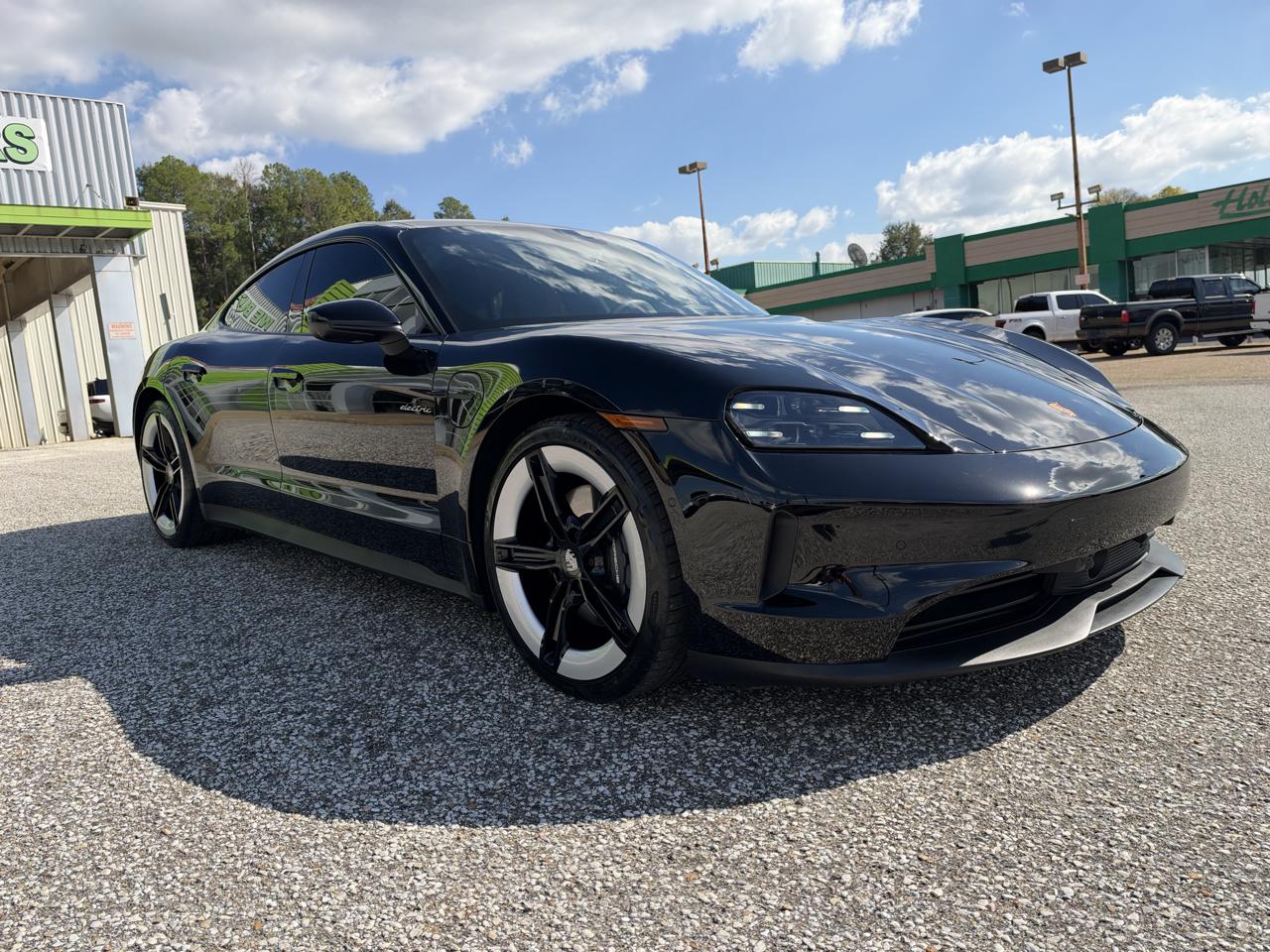 Porsche Taycan 4 AWD 2025