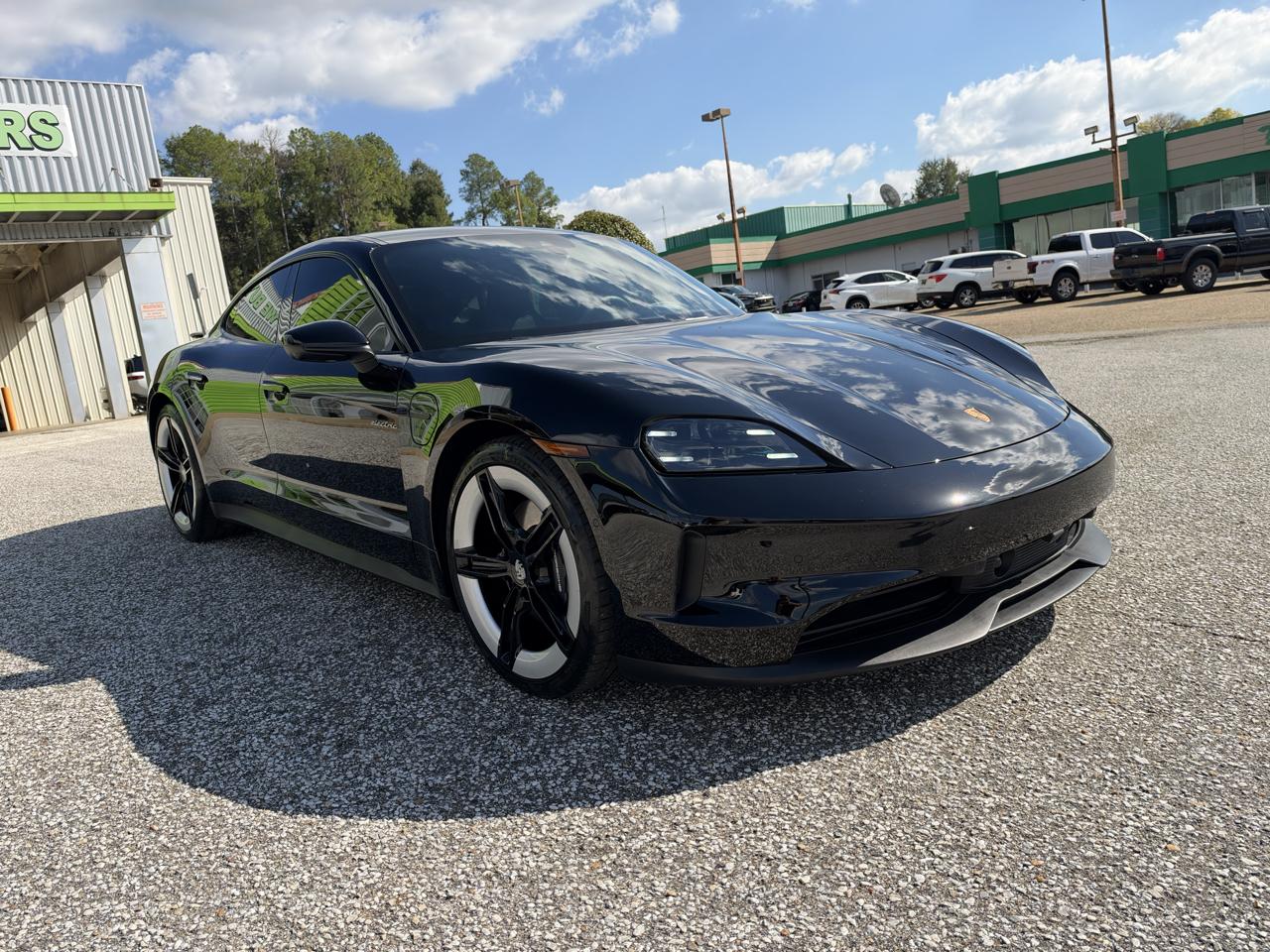 Porsche Taycan 4 AWD 2025