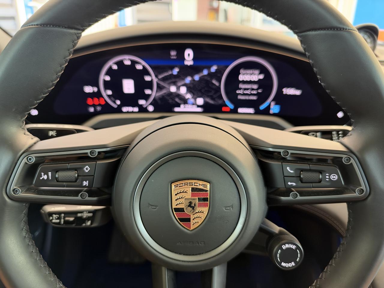 Porsche Taycan 4 AWD 2025
