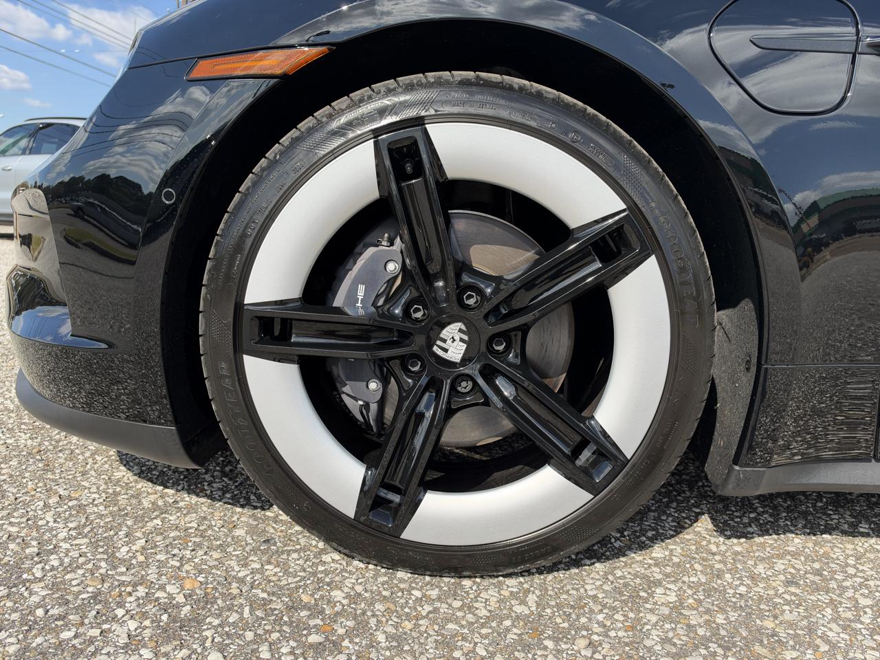 Porsche Taycan 4 AWD 2025