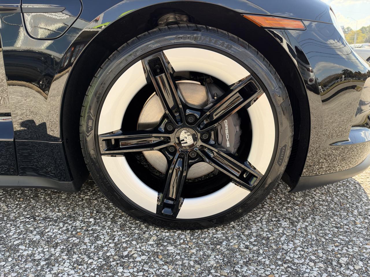 Porsche Taycan 4 AWD 2025