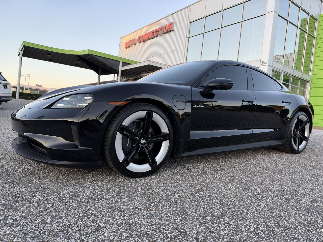 Porsche Taycan 4 AWD 2025