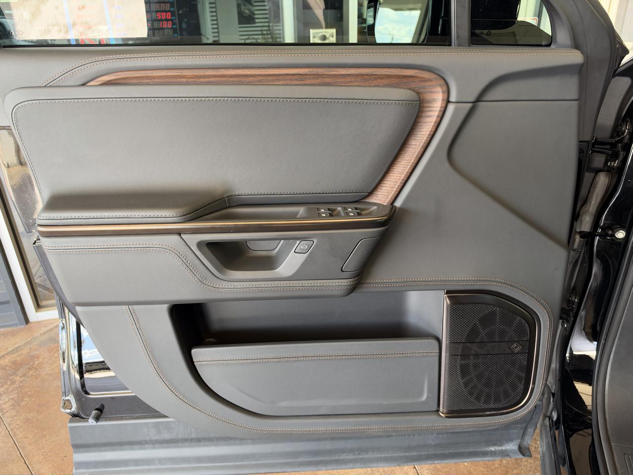 Rivian R1S Ascend Tri-Motor Max Pack 2025