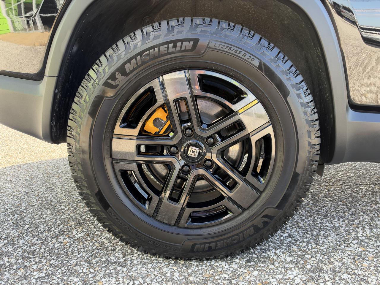 Rivian R1S Ascend Tri-Motor Max Pack 2025