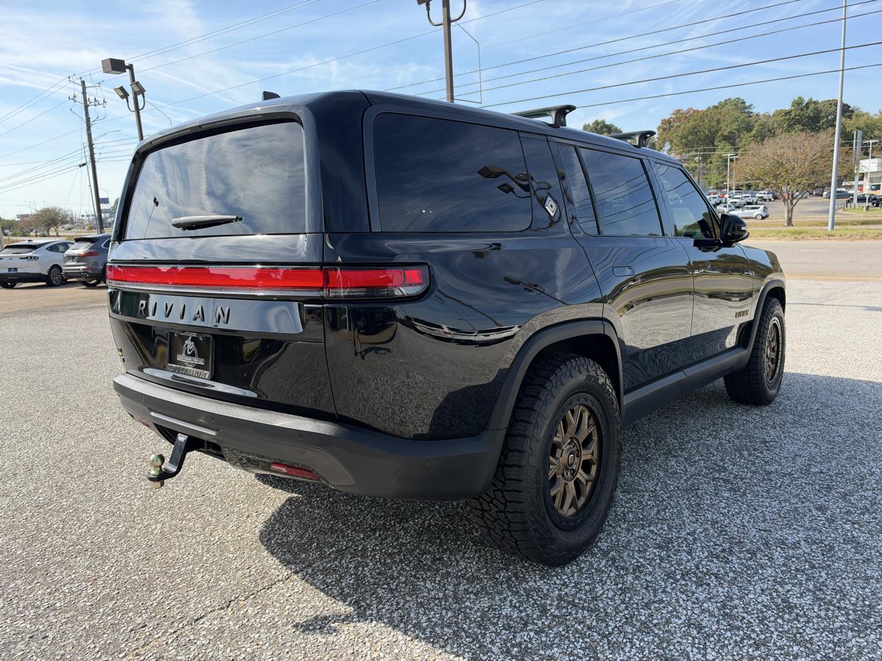 Rivian R1S Ascend Tri-Motor Max Pack 2025