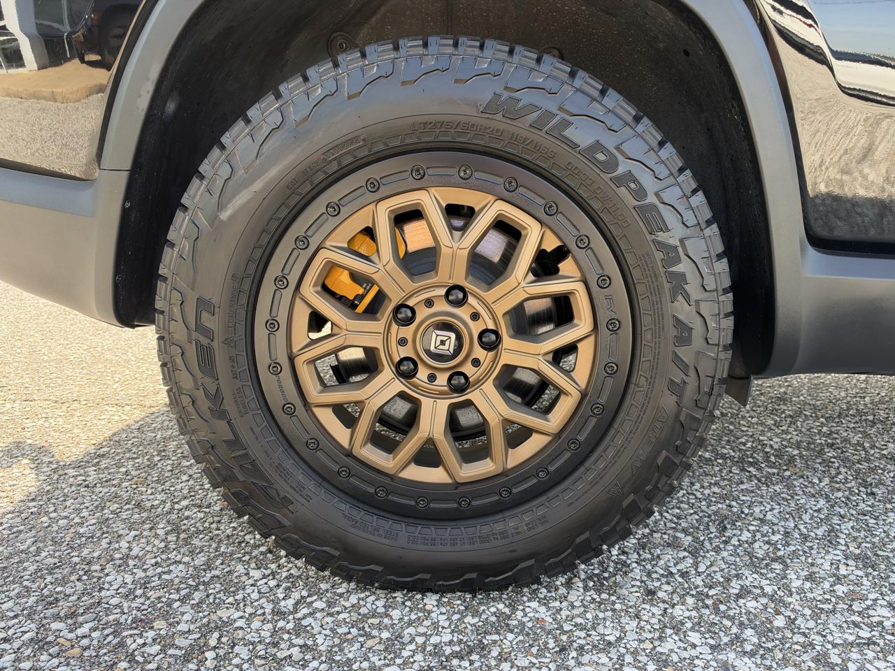 Rivian R1S Ascend Tri-Motor Max Pack 2025