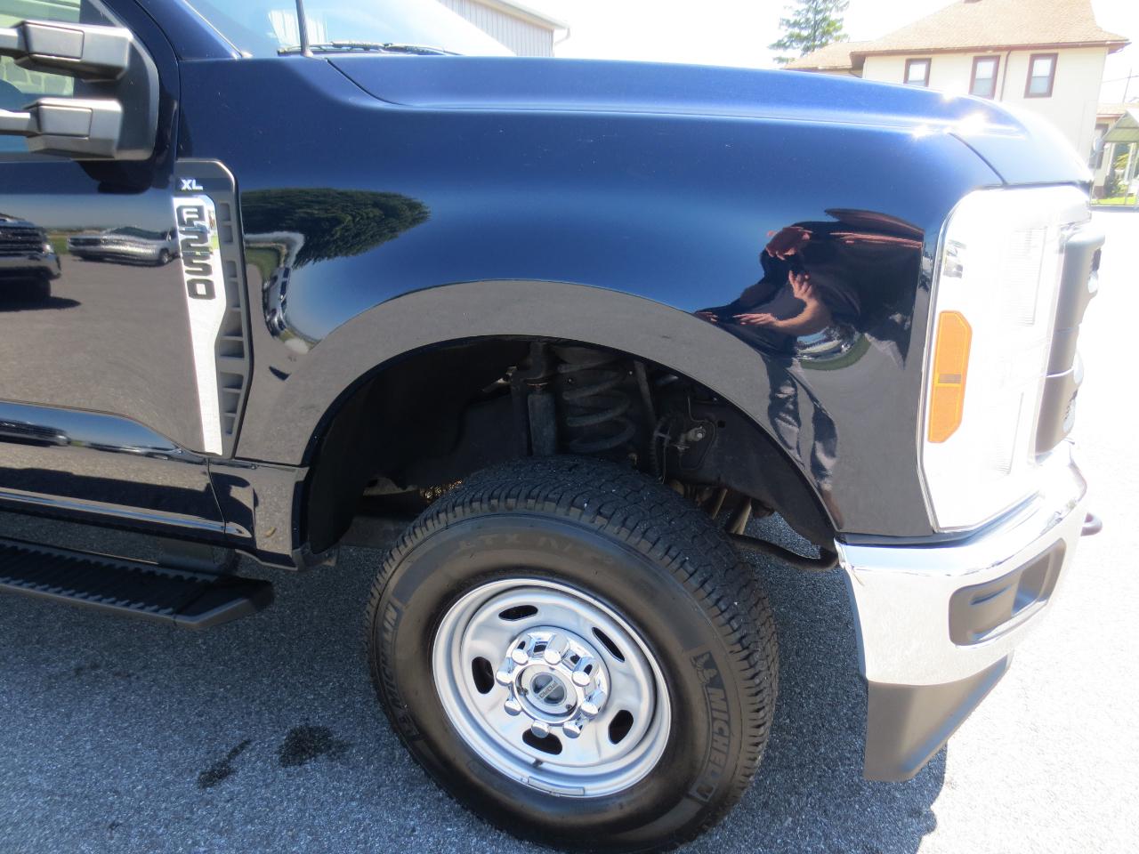 Ford F-250 SD XL 4WD 2023