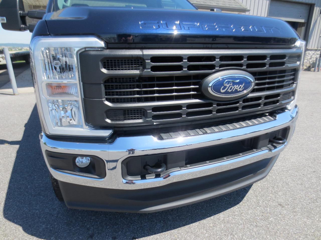 Ford F-250 SD XL 4WD 2023