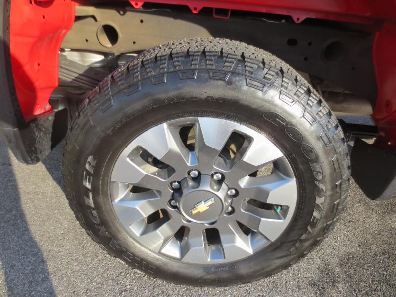 Chevrolet Silverado 2500HD Custom Crew Cab Short Box 4WD 2023