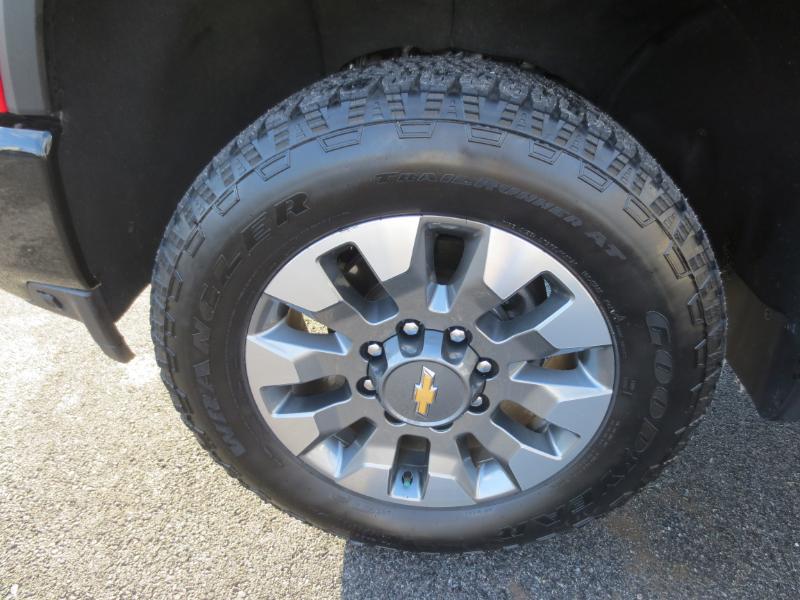 Chevrolet Silverado 2500HD Custom Crew Cab Short Box 4WD 2023