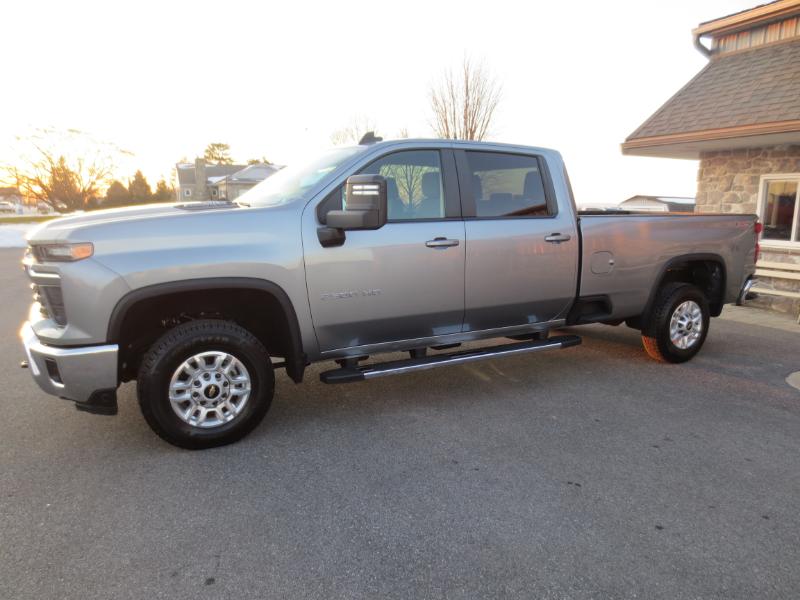 Chevrolet Silverado 2500HD LT Crew Cab Long Box 4WD 2024