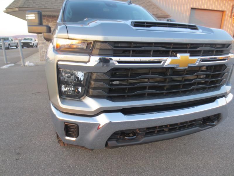 Chevrolet Silverado 2500HD LT Crew Cab Long Box 4WD 2024