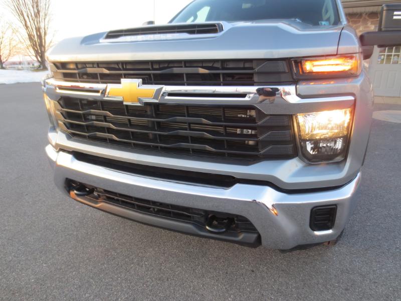Chevrolet Silverado 2500HD LT Crew Cab Long Box 4WD 2024