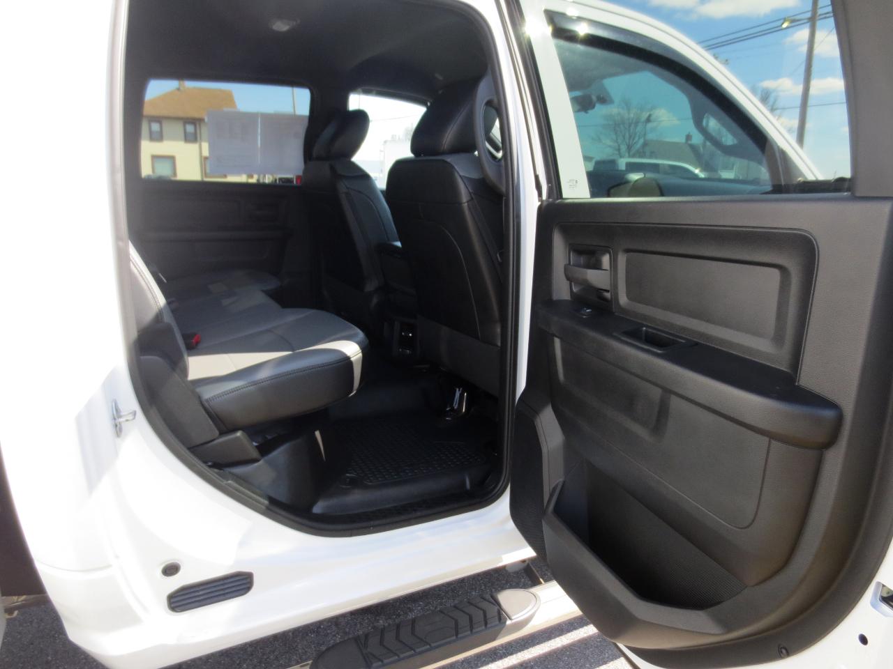 RAM 5500 Crew Cab LWB 4WD DRW 2022