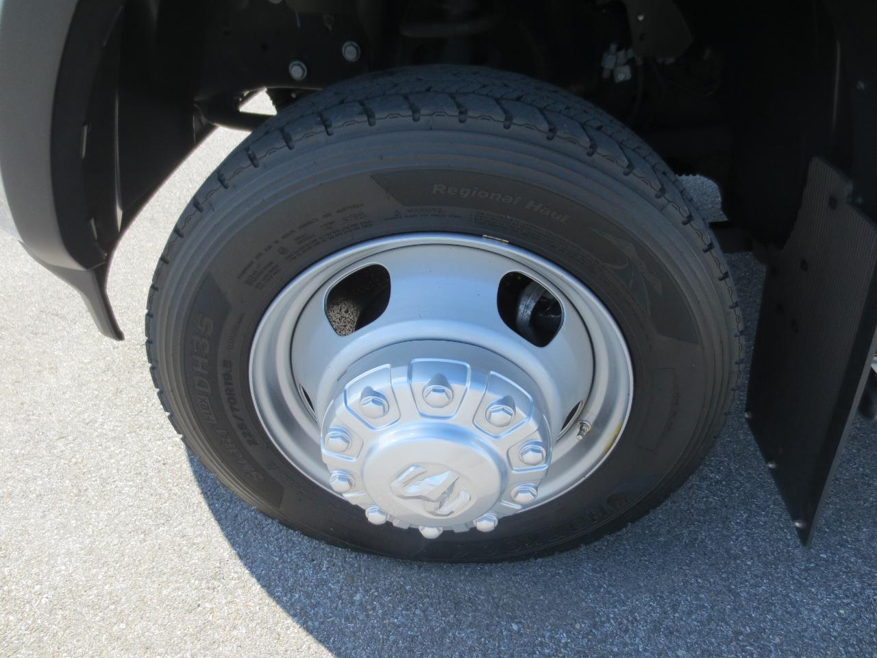 RAM 5500 Crew Cab LWB 4WD DRW 2022