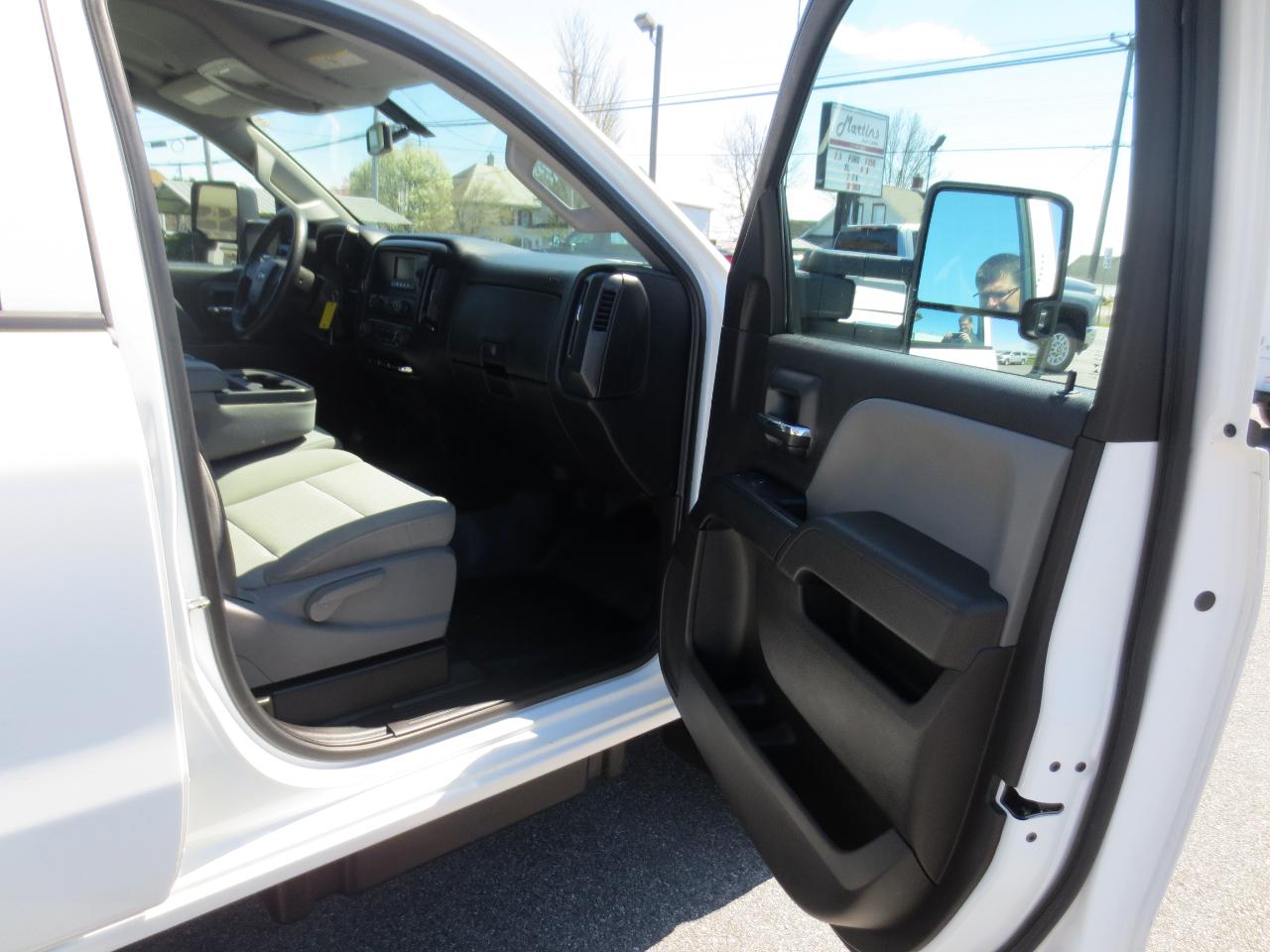 Chevrolet Silverado 3500HD Work Truck Crew Cab 4WD 2016