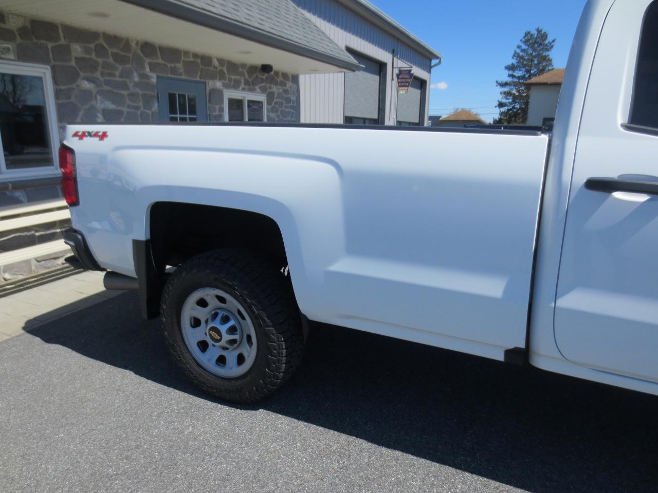 Chevrolet Silverado 3500HD Work Truck Crew Cab 4WD 2016