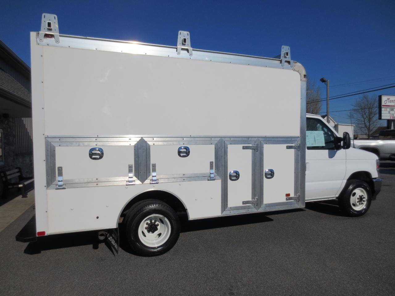 Ford Econoline E-450 2024