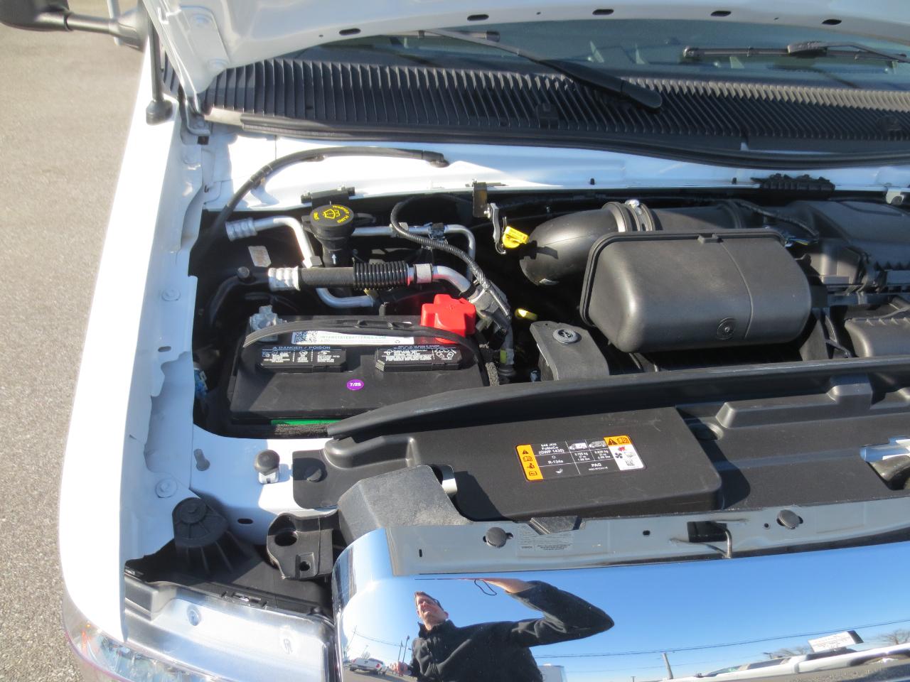 Ford Econoline E-450 2024