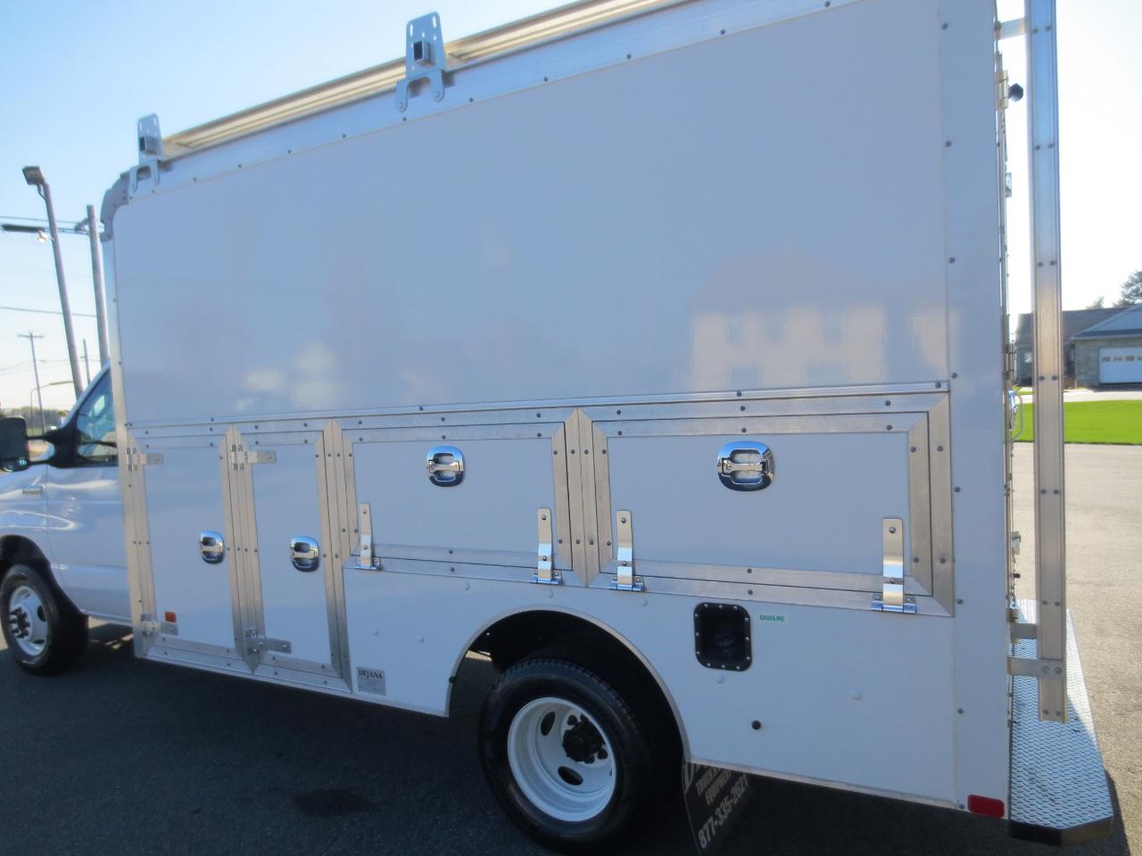 Ford Econoline E-450 2024