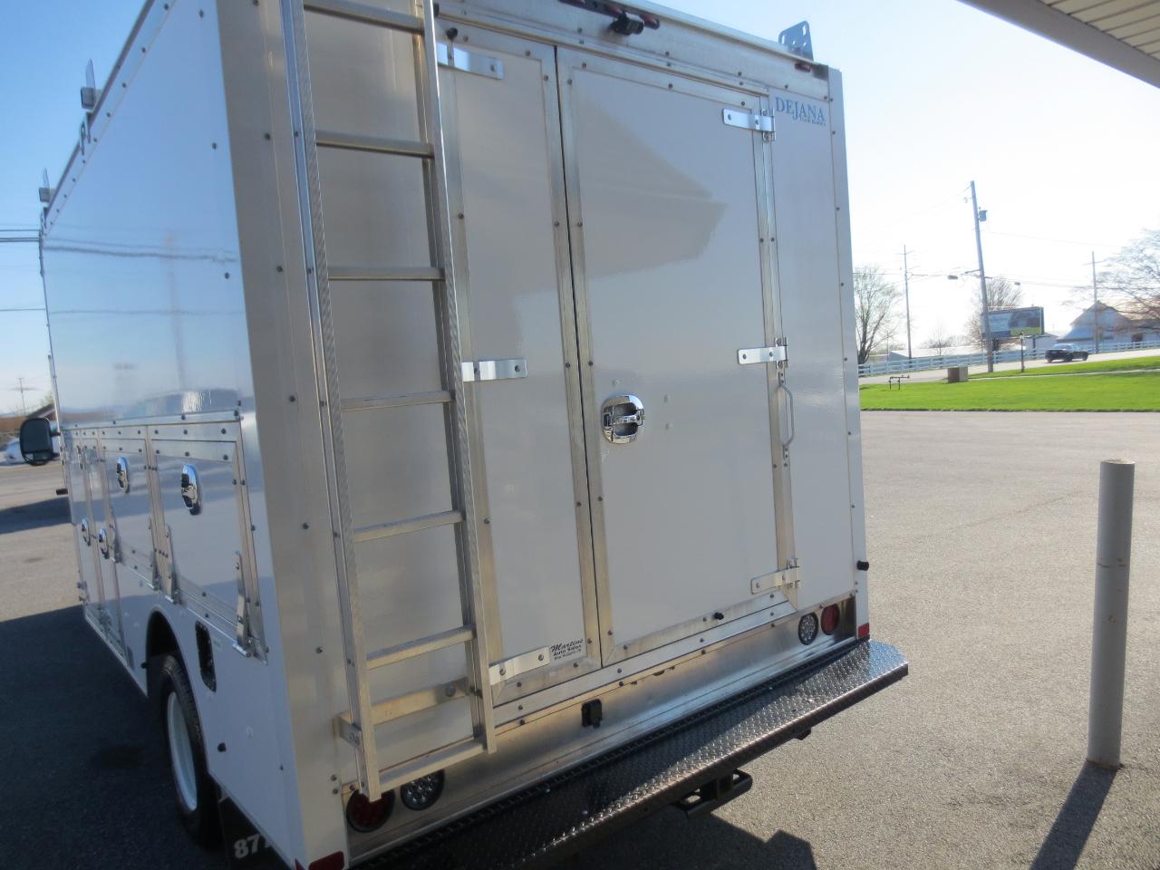 Ford Econoline E-450 2024