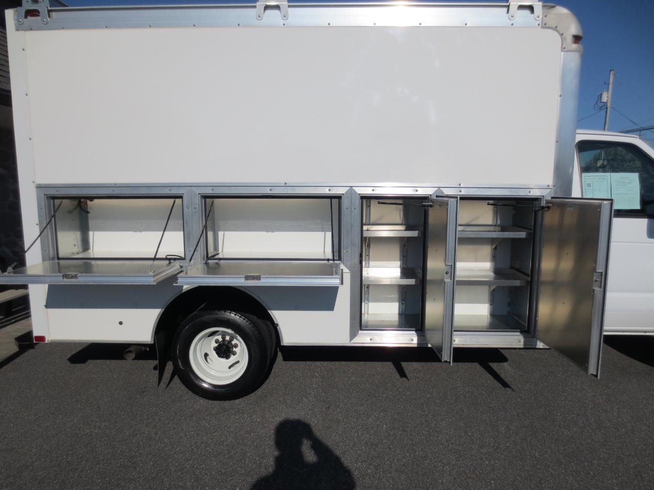 Ford Econoline E-450 2024