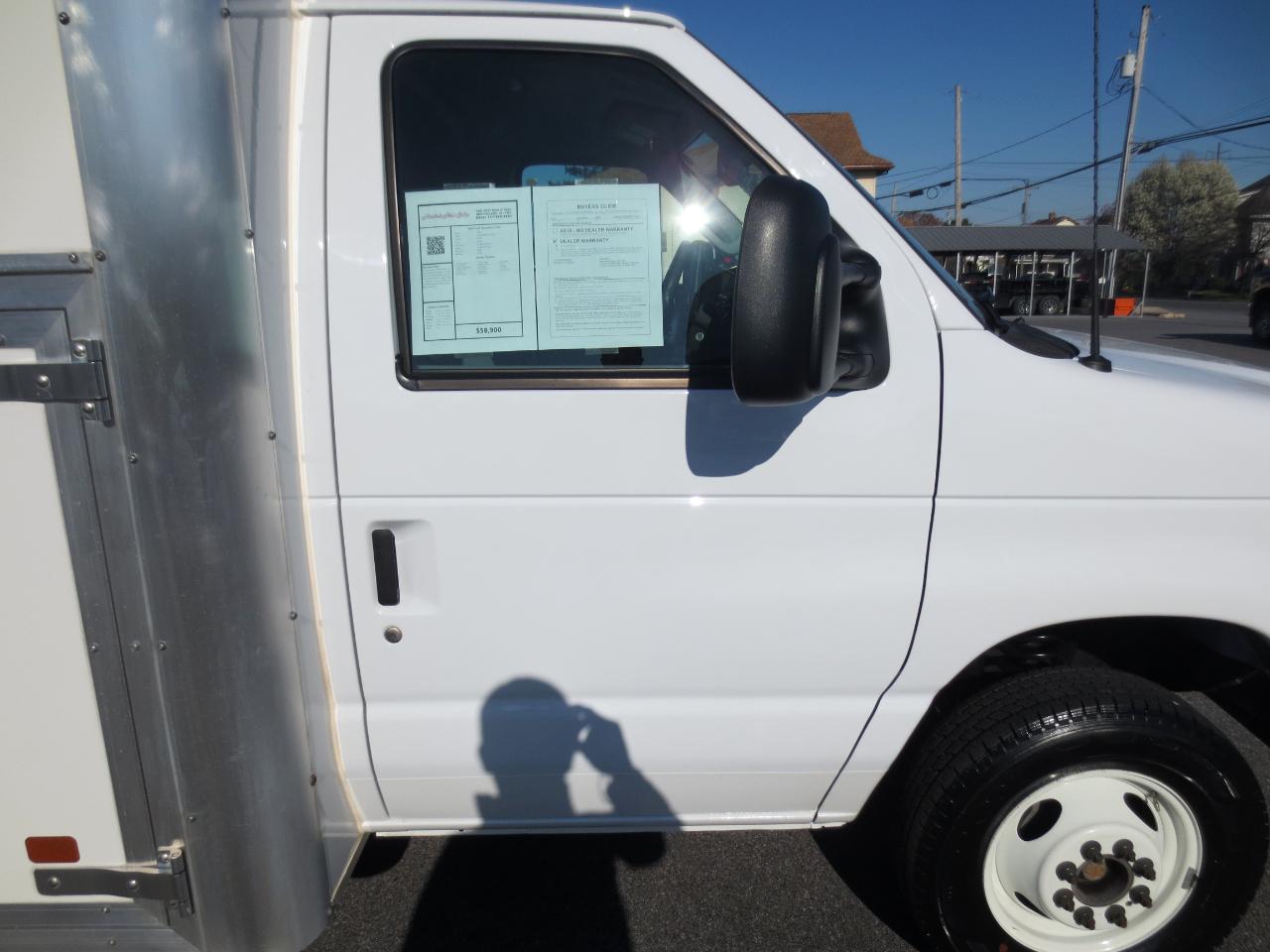 Ford Econoline E-450 2024