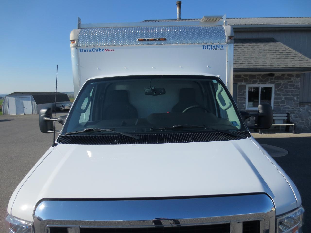 Ford Econoline E-450 2024