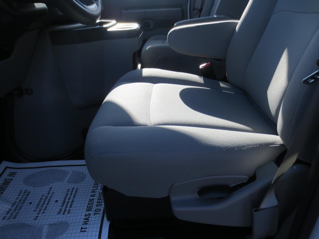 Ford Econoline E-450 2024