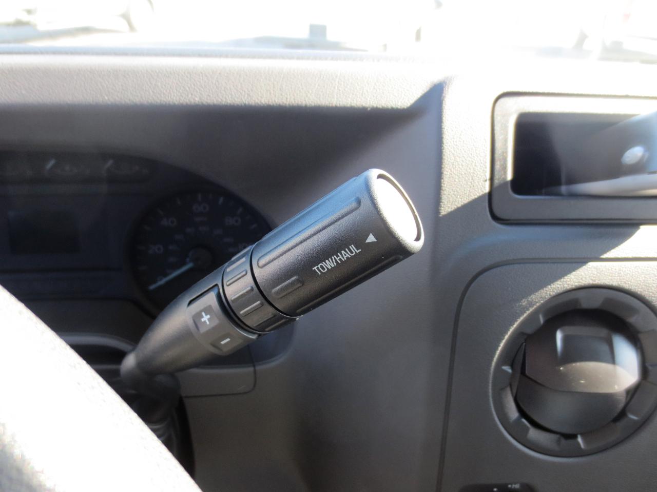 Ford Econoline E-450 2024