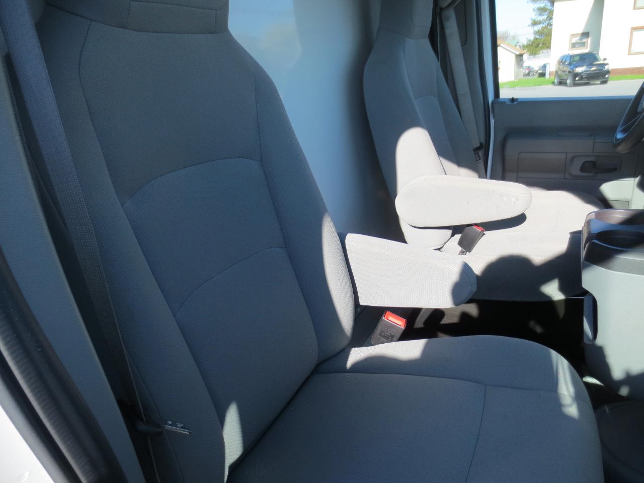 Ford Econoline E-450 2024