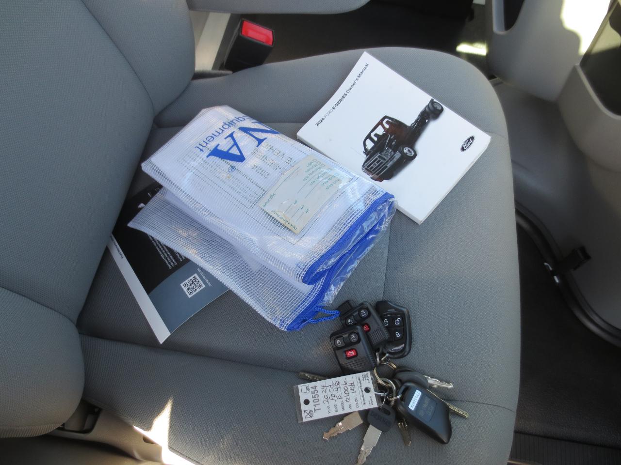 Ford Econoline E-450 2024