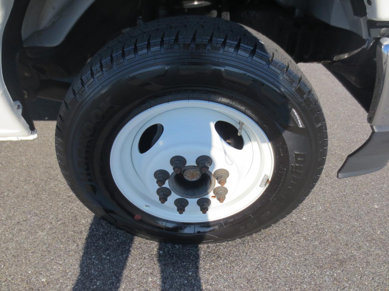 Ford Econoline E-450 2024