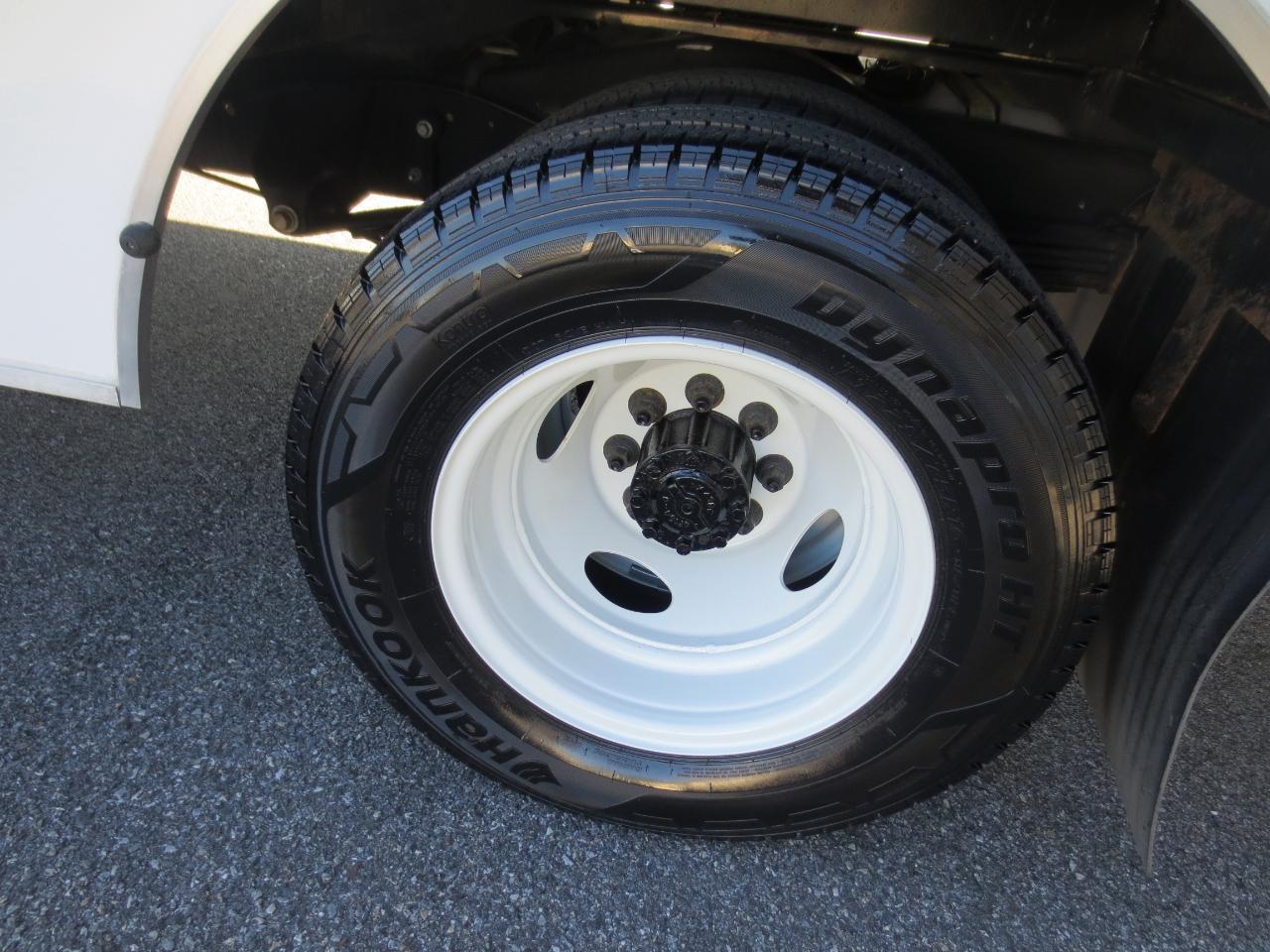 Ford Econoline E-450 2024