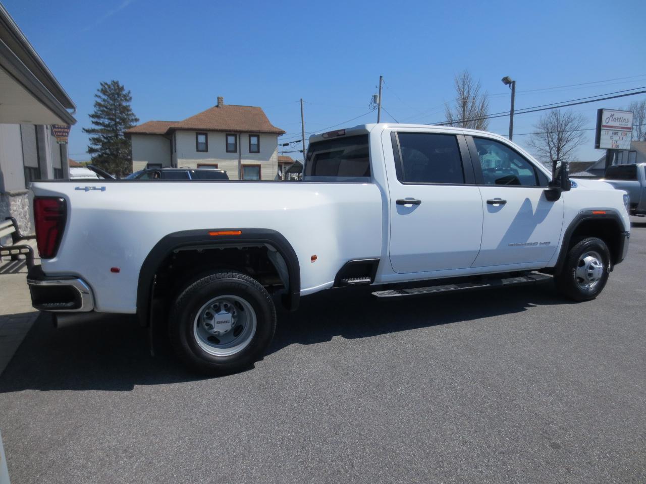 GMC Sierra 3500HD Pro Crew Cab 4WD LB 2024