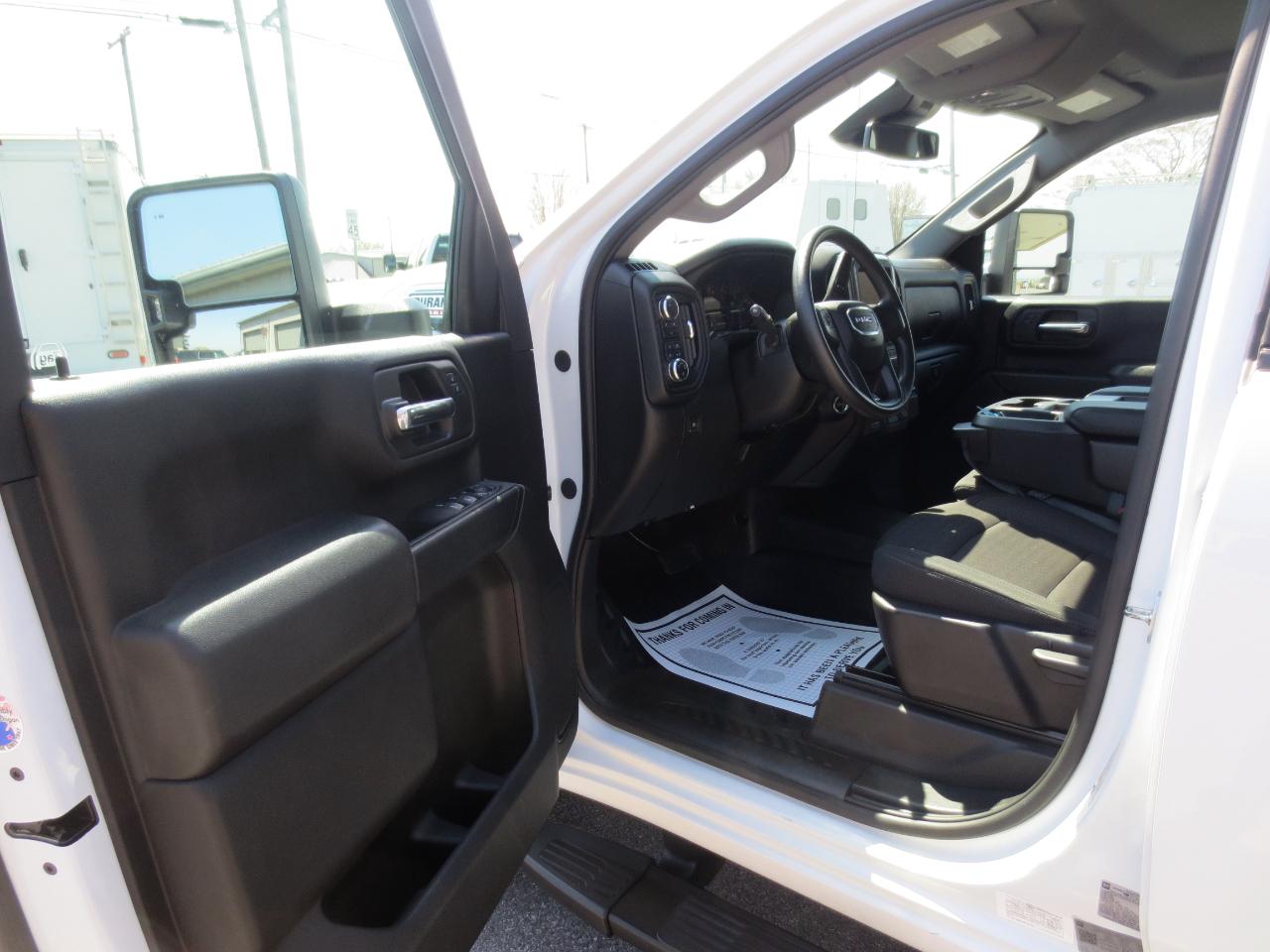 GMC Sierra 3500HD Pro Crew Cab 4WD LB 2024