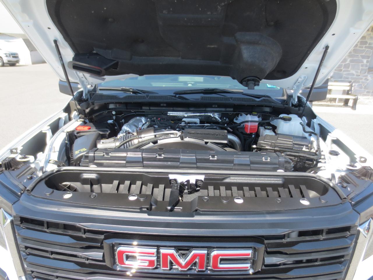 GMC Sierra 3500HD Pro Crew Cab 4WD LB 2024