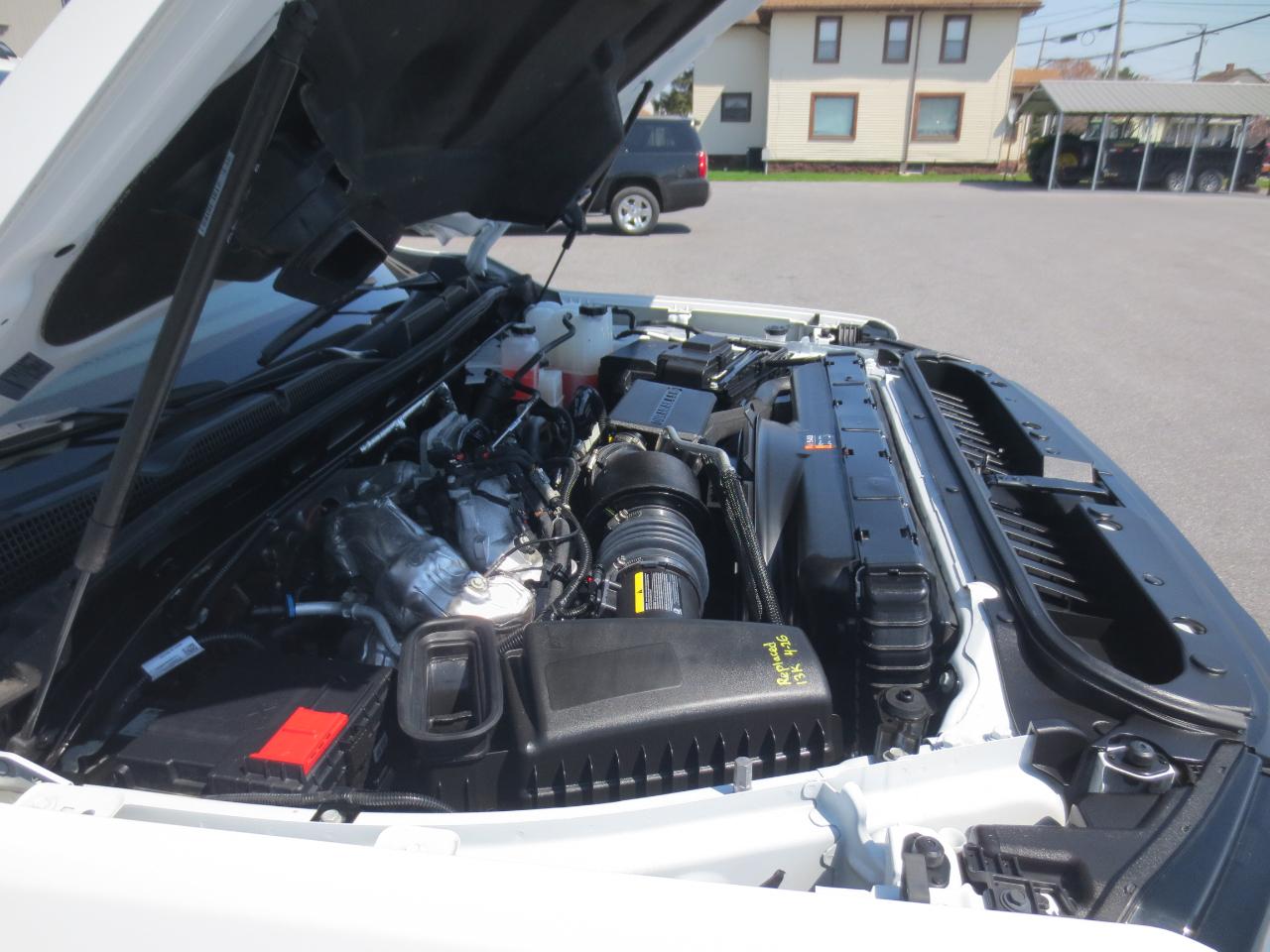 GMC Sierra 3500HD Pro Crew Cab 4WD LB 2024