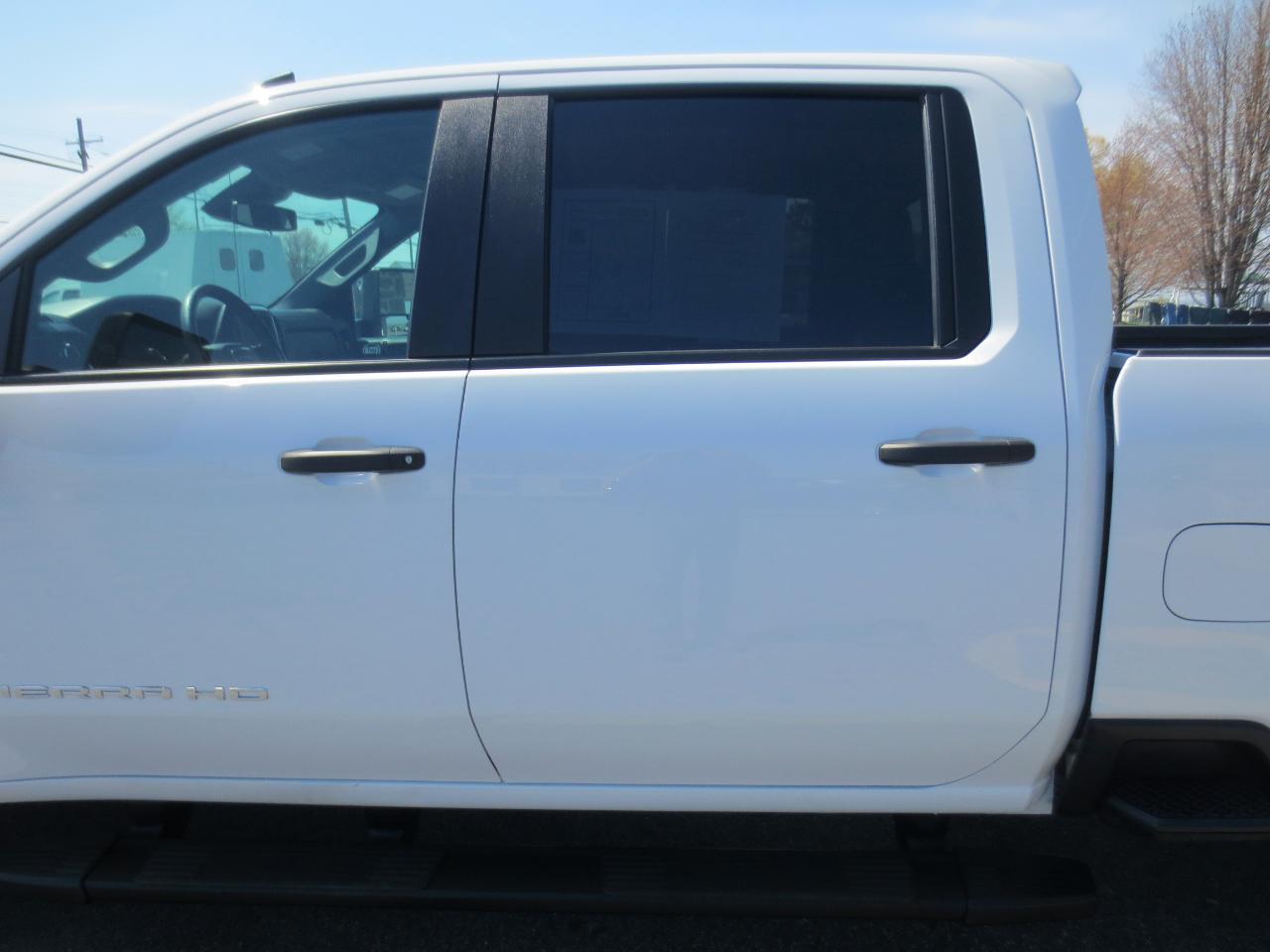 GMC Sierra 3500HD Pro Crew Cab 4WD LB 2024