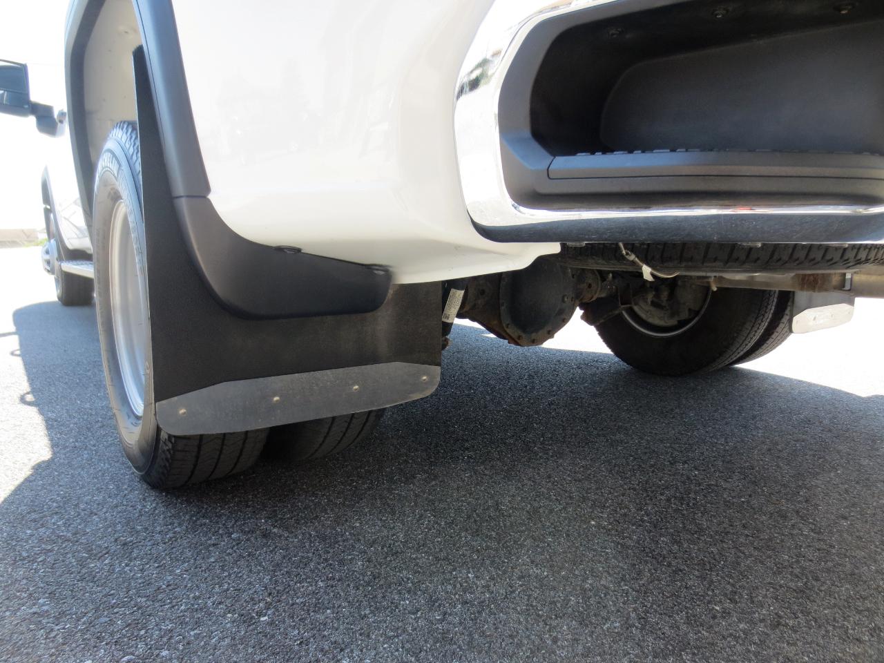 GMC Sierra 3500HD Pro Crew Cab 4WD LB 2024