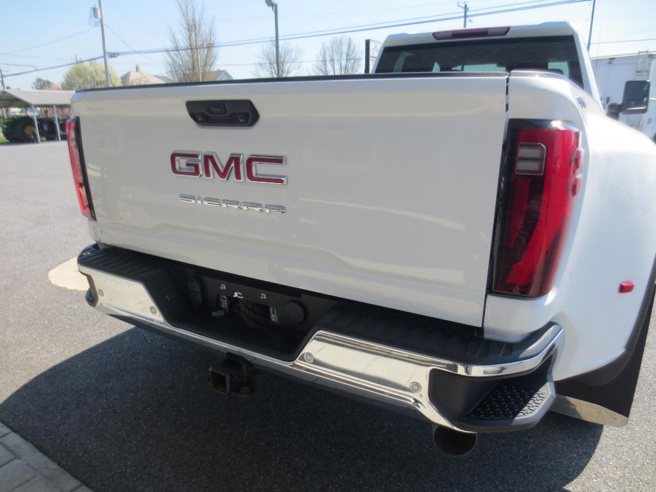GMC Sierra 3500HD Pro Crew Cab 4WD LB 2024
