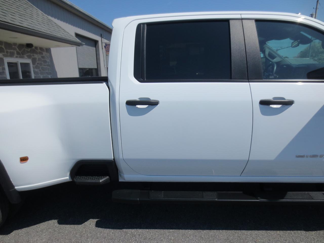GMC Sierra 3500HD Pro Crew Cab 4WD LB 2024